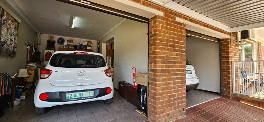 3 Bedroom Property for Sale in Fichardt Park Free State